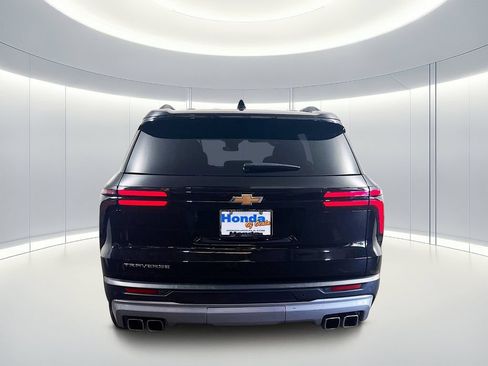 Used 2025 Chevrolet Traverse LT FWD image 4