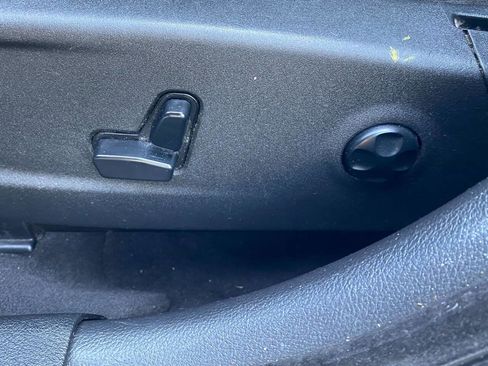 Used 2018 Dodge Charger R/T RWD image 19