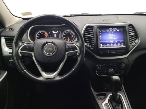 Used 2018 Jeep Cherokee Latitude Plus w/ Comfort/Convenience Group image 22