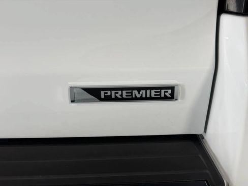 Used 2017 Chevrolet Suburban Premier AWD/4WD image 10