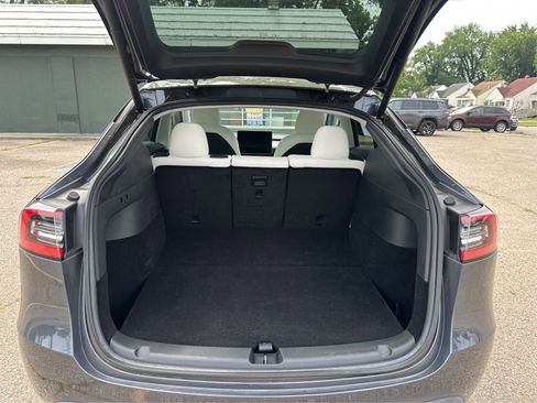 Used 2020 Tesla Model Y Long Range image 14