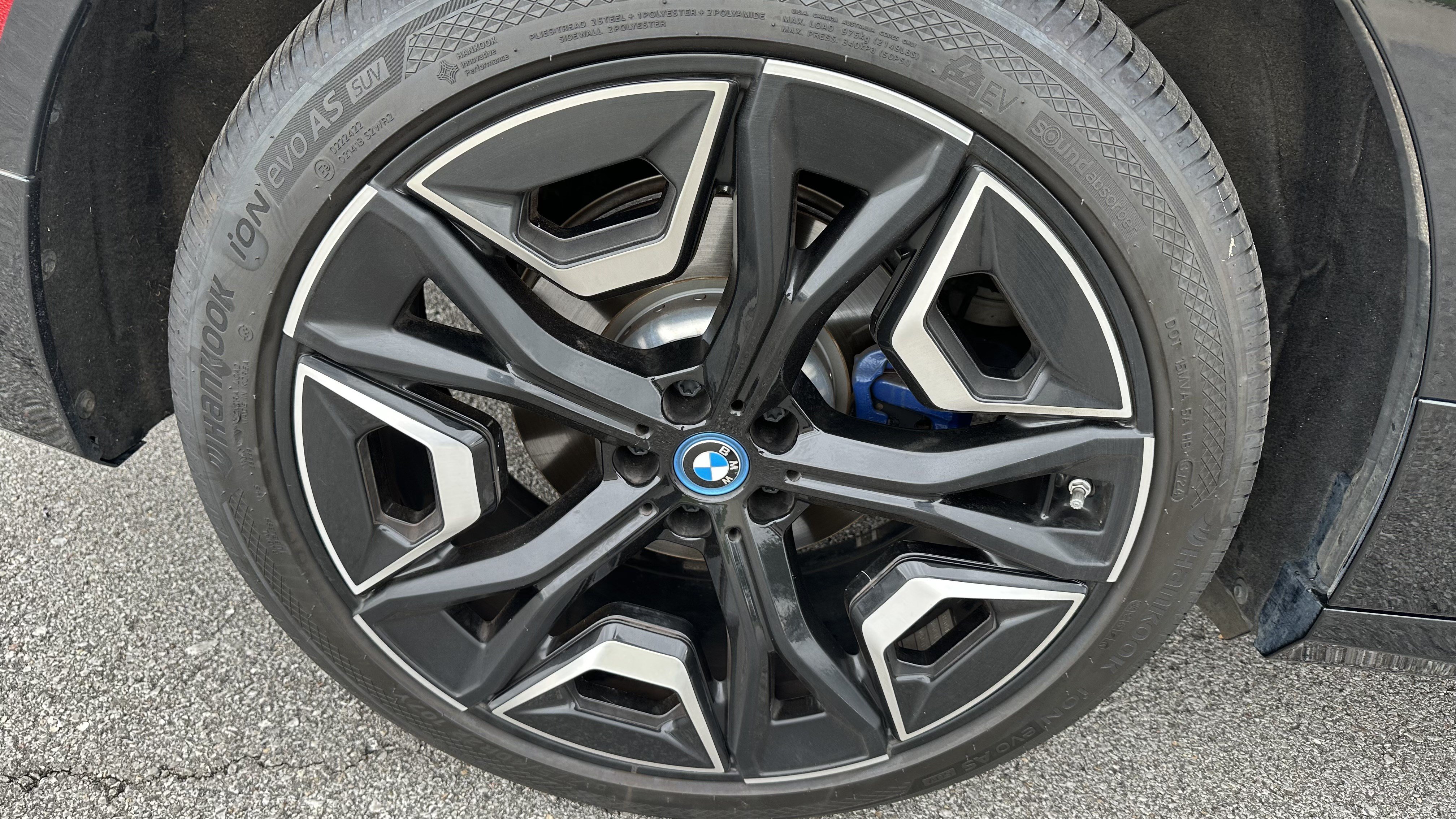 Certified 2024 BMW iX xDrive50 w/ Sport Package AWD/4WD image 13