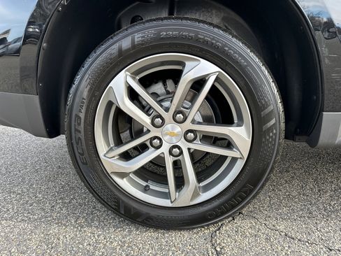 Used 2017 Chevrolet Equinox Premier w/ Enhanced Convenience Package image 17