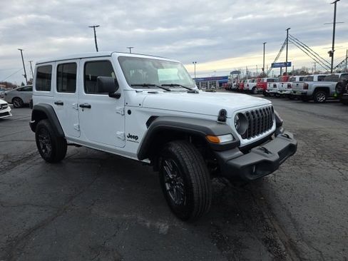 Used 2024 Jeep Wrangler Sport S image 8