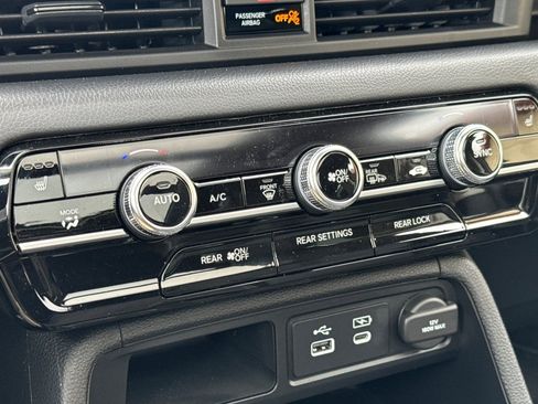 New 2025 Honda Pilot Touring image 25