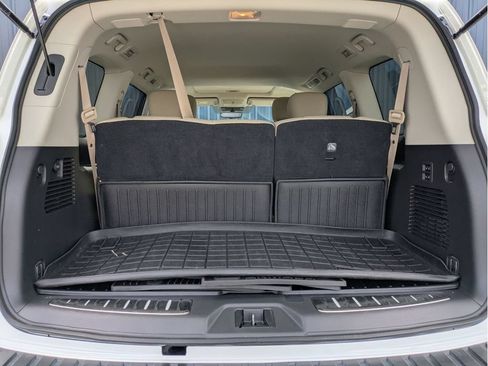 Used 2024 Nissan Armada Platinum w/ Captain's Chairs Package RWD image 7