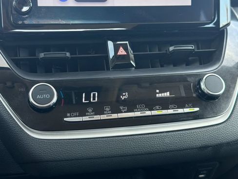 Used 2025 Toyota Corolla LE FWD image 20