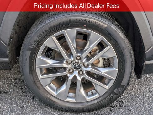 Used 2022 Toyota RAV4 XLE Premium FWD image 12