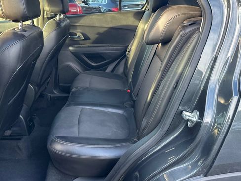 Used 2017 Chevrolet Trax LT w/ LT Convenience Package AWD/4WD image 10