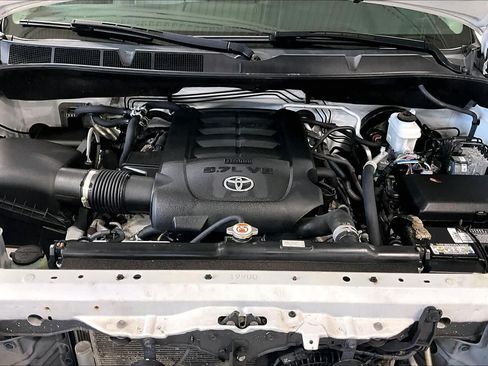 Used 2020 Toyota Sequoia Limited w/ Safety & Convenience Package AWD/4WD image 29