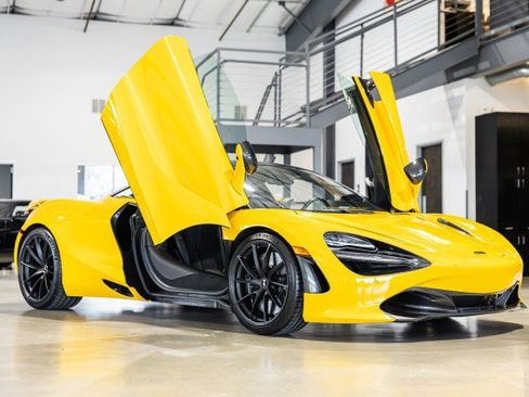 Used 2021 McLaren 720S Performance RWD image 9
