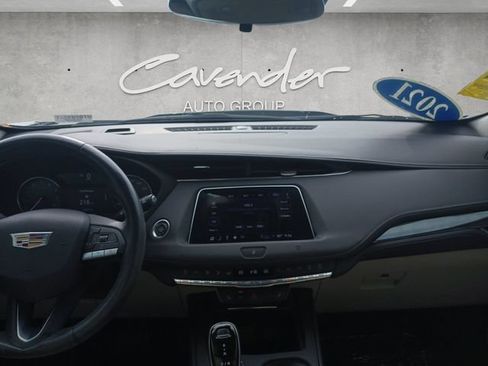 Used 2021 Cadillac XT4 Luxury w/ Cold Weather Package FWD image 20