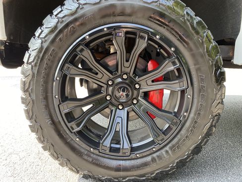 Used 2022 GMC Sierra 1500 AT4 w/ AT4 Premium Package AWD/4WD image 49