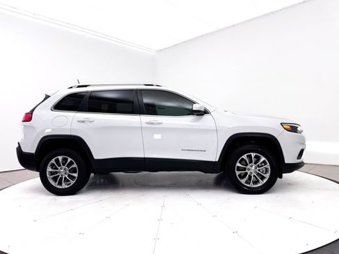 Used 2019 Jeep Cherokee Latitude Plus w/ Comfort/Convenience Group AWD/4WD image 38