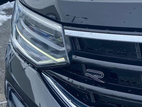 Certified 2022 Volkswagen Tiguan SE R-Line image 5