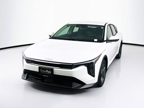 Used 2025 Kia K4 LXS image 3