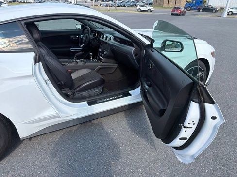Used 2016 Ford Mustang GT Premium w/ Equipment Group 401A RWD image 22