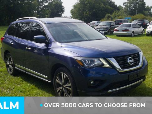 Used 2020 Nissan Pathfinder Platinum FWD image 2