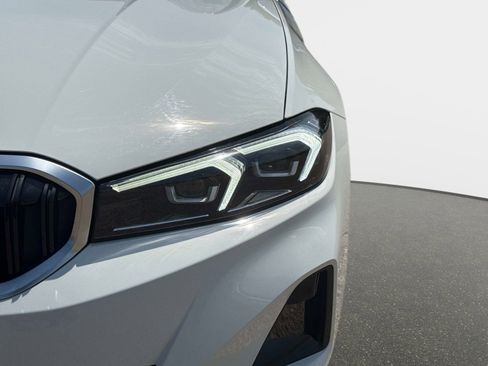 Used 2024 BMW 330i Sedan w/ Premium Package RWD image 9