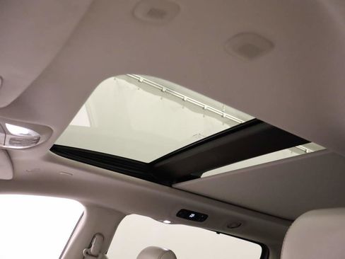 Used 2020 Chrysler Pacifica Limited image 19