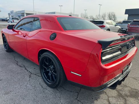 Used 2022 Dodge Challenger GT image 8