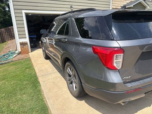 Used 2021 Ford Explorer XLT w/ Equipment Group 202A RWD image 21