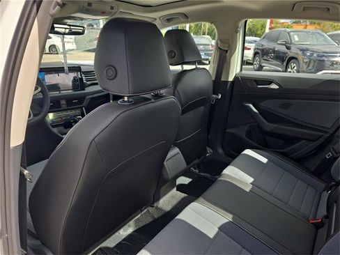 New 2025 Volkswagen Jetta SE image 11