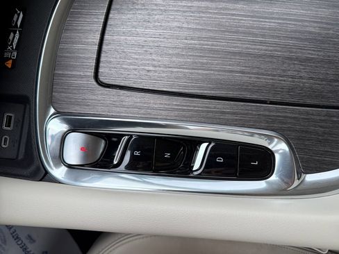 Used 2023 Buick Enclave Avenir w/ Avenir Technology Package AWD/4WD image 29
