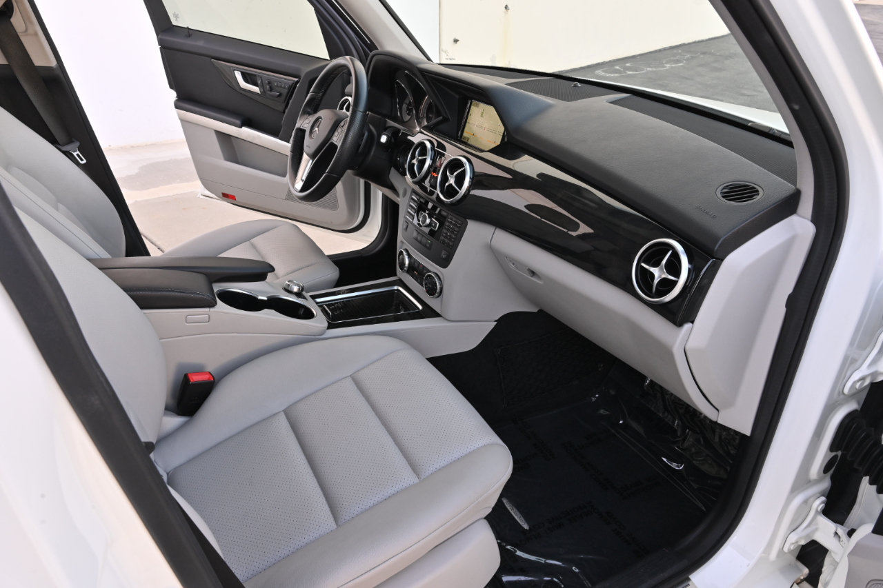 Used 2015 Mercedes-Benz GLK 350 2WD image 15