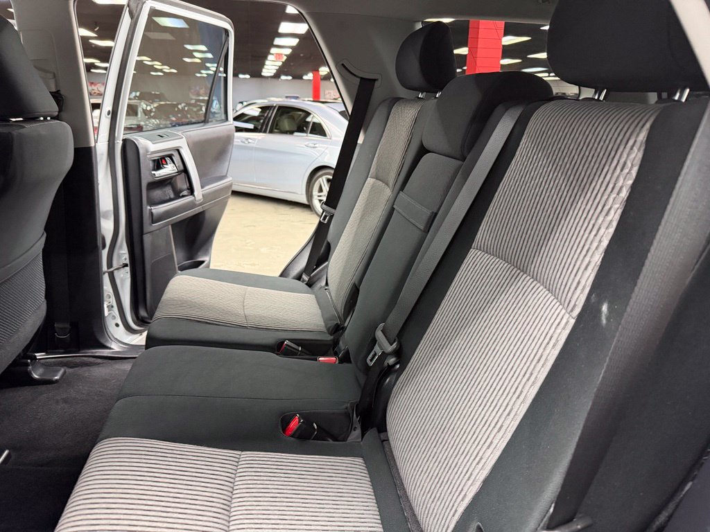 Used 2024 Toyota 4Runner SR5 AWD/4WD image 39