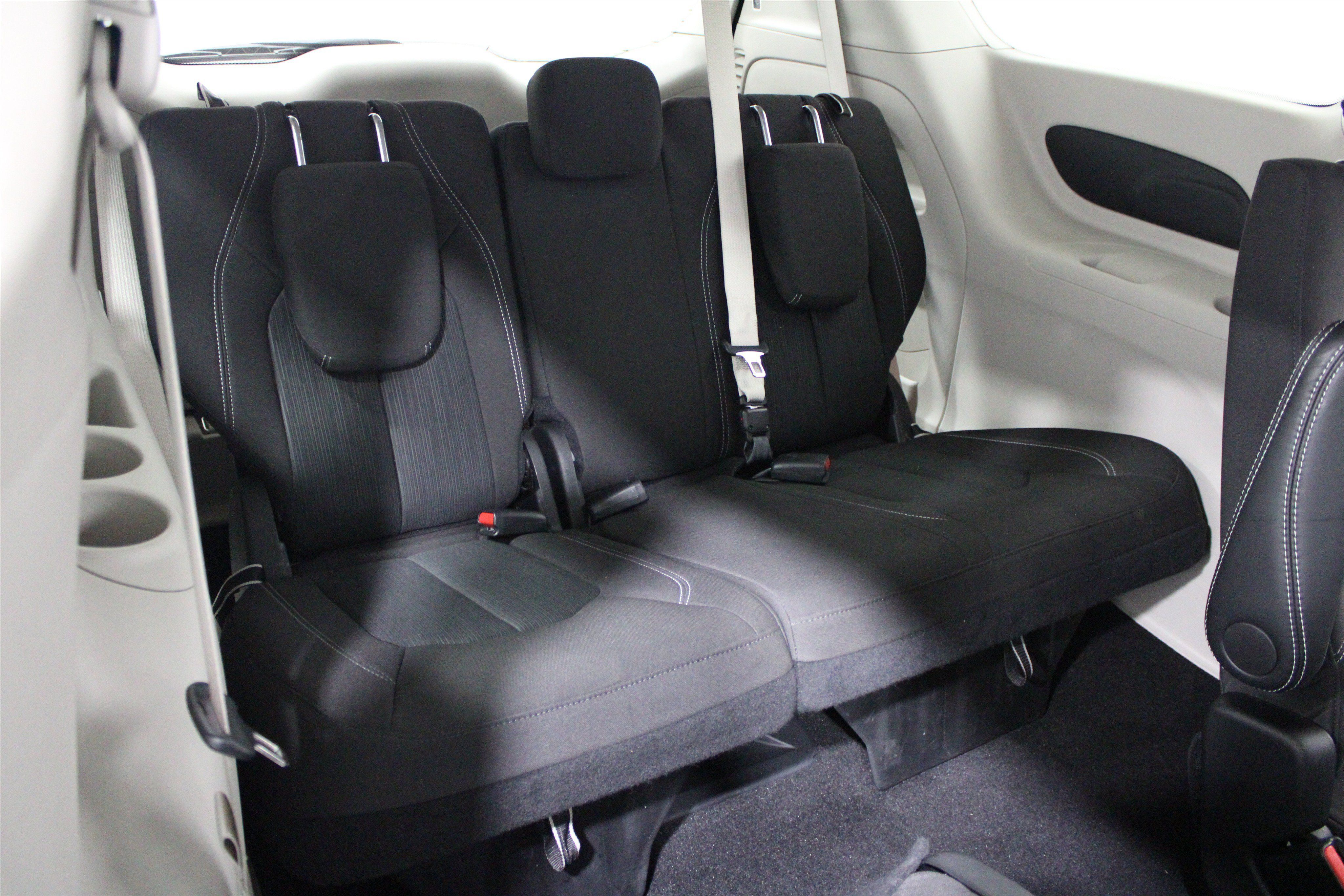 Used 2024 Chrysler Voyager LX FWD image 24