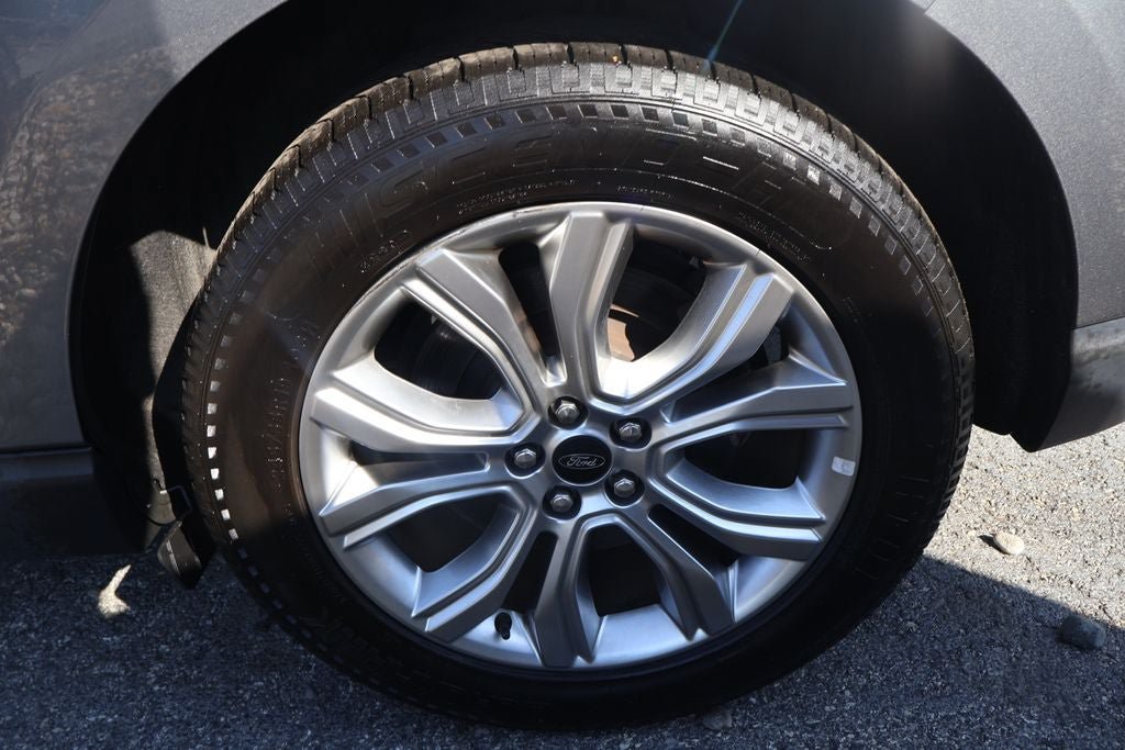 Used 2024 Ford Edge Titanium AWD/4WD image 6