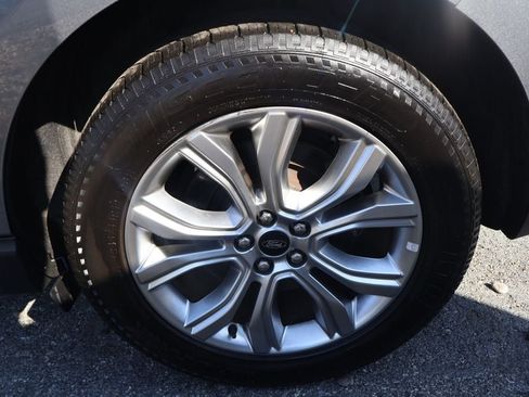 Used 2024 Ford Edge Titanium AWD/4WD image 6