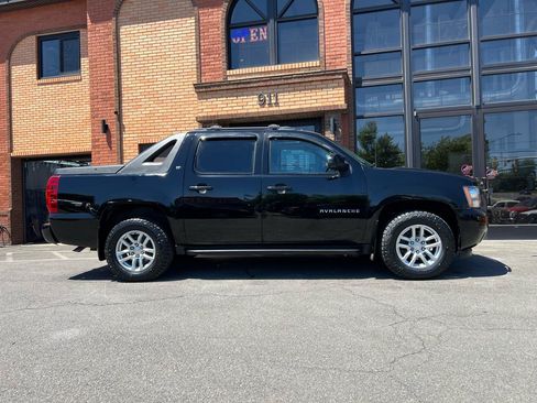 Used 2011 Chevrolet Avalanche LT AWD/4WD image 12