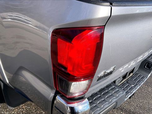 Used 2018 Toyota Tacoma SR5 image 27
