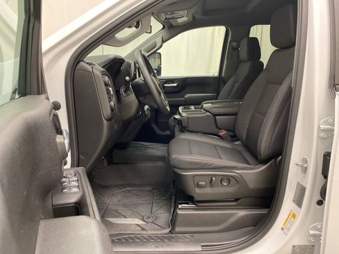 Used 2024 Chevrolet Silverado 2500 Custom w/ Custom Value Package image 13