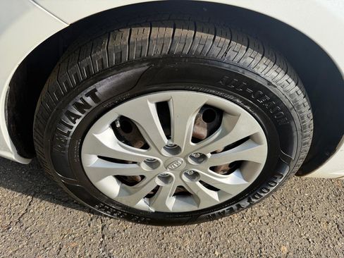 Used 2012 Kia Forte EX image 25