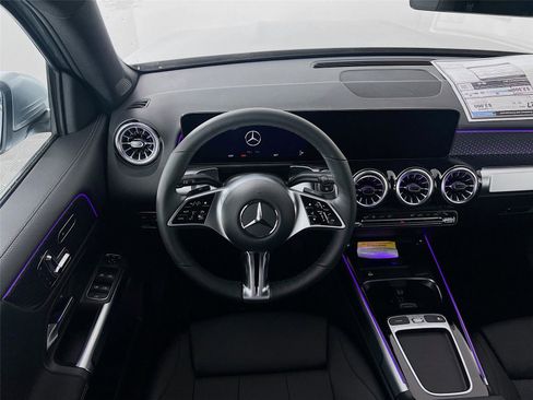 New 2026 Mercedes-Benz GLB 250 4MATIC image 21