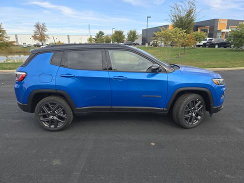 New 2026 Jeep Compass Limited AWD/4WD image 17