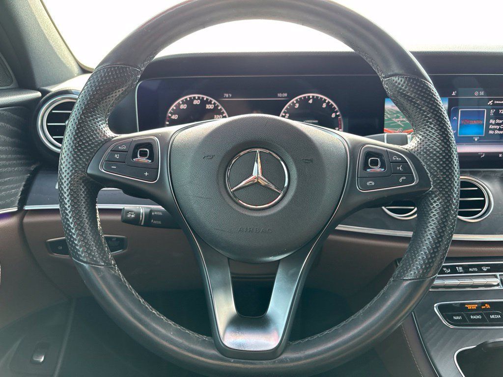 Used 2018 Mercedes-Benz E 400 4MATIC Sedan image 25