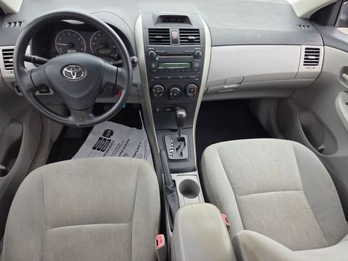 Used 2013 Toyota Corolla L FWD image 9