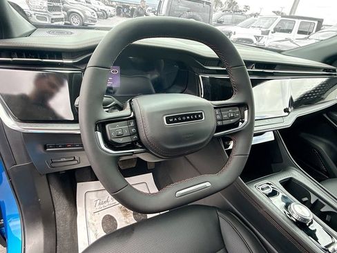 Used 2025 Jeep Wagoneer S Limited image 12