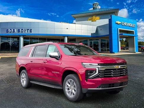 New 2026 Chevrolet Suburban Premier RWD image 8