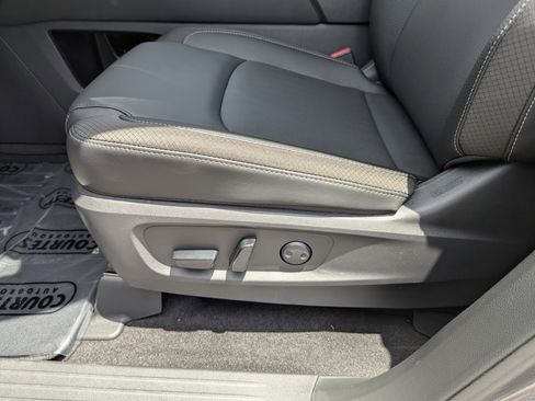 New 2026 Nissan Pathfinder SL FWD image 24