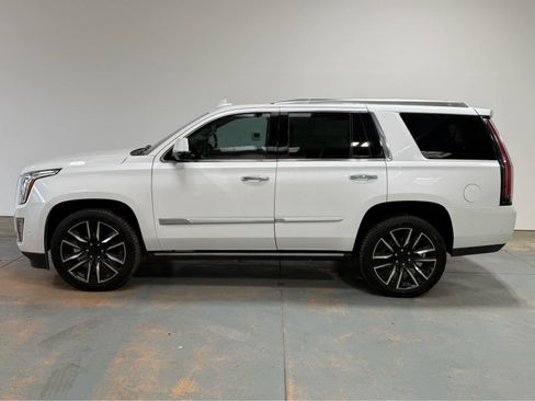 Used 2020 Cadillac Escalade Premium Luxury AWD/4WD image 2