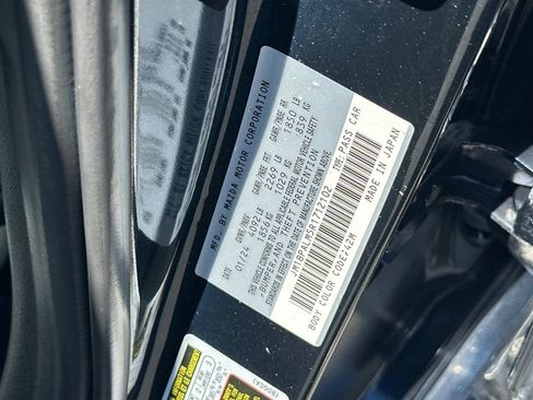 Used 2024 MAZDA MAZDA3 s FWD image 27