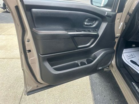 Used 2021 Nissan Titan PRO-4X w/ Pro-4x Convenience Package AWD/4WD image 27