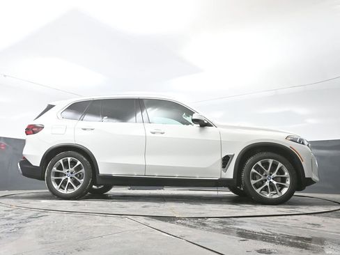 Used 2025 BMW X5 xDrive50e AWD/4WD image 44