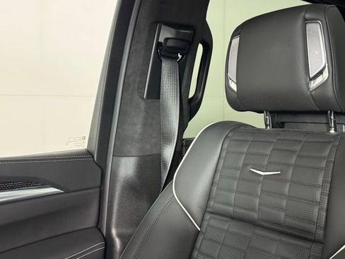 New 2026 Cadillac Escalade V w/ LPO, ONYX Package image 15