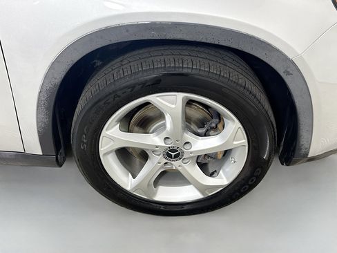 Used 2018 Mercedes-Benz GLA 250 4MATIC image 32